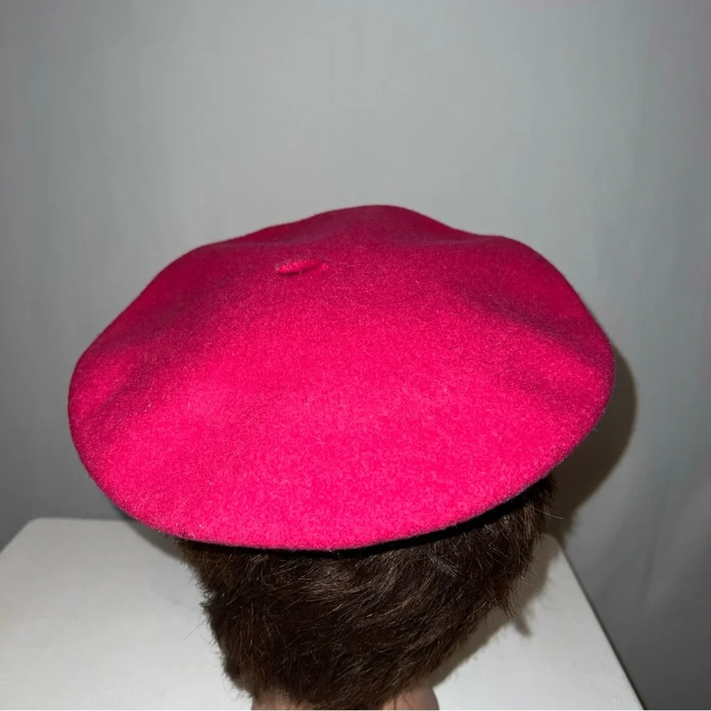 Kangol Beret Hat Cap Womans One Size Pink Modelaine100% wool Designed GP Casual